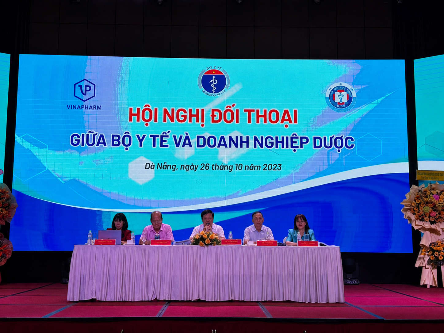 Toàn cảnh Hội nghị đối thoại giữa Bộ Y tế và doanh nghiệp dược tại Đà Nẵng